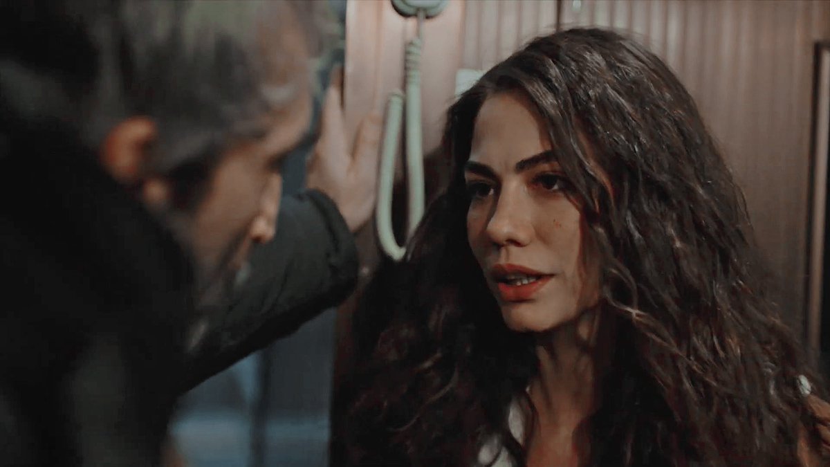 hourlydemet's tweet photo. Demet Özdemir as Farah Erşadi #DemetÖzdemir #AdımFarah #AdımFarahdizi #FarahErşadi https://t.co/qMEItyTqZi