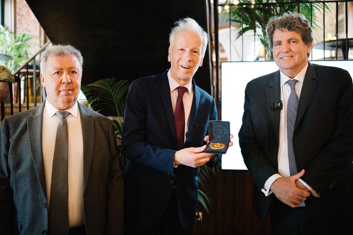 Un plaisir et un honneur d’avoir reçu ce jour son excellence, l’ambassadeur du Canada en France <a href="/AmbStephaneDion/">Stéphane Dion</a> pour une présentation et une visite de la ville du <a href="/leblanc_mesnil/">Le Blanc-Mesnil</a>
