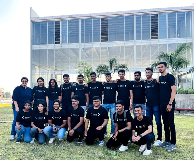 Dev Code Community tweet media