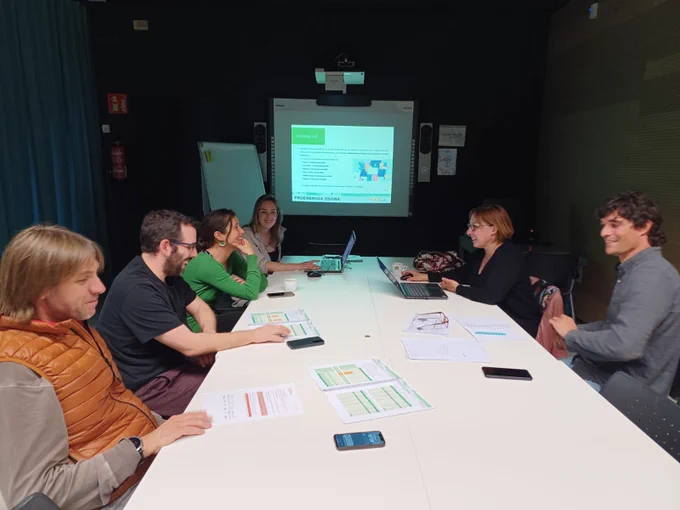 Image from Lab Manlleu. Espai de Coworking (@LabManlleu)