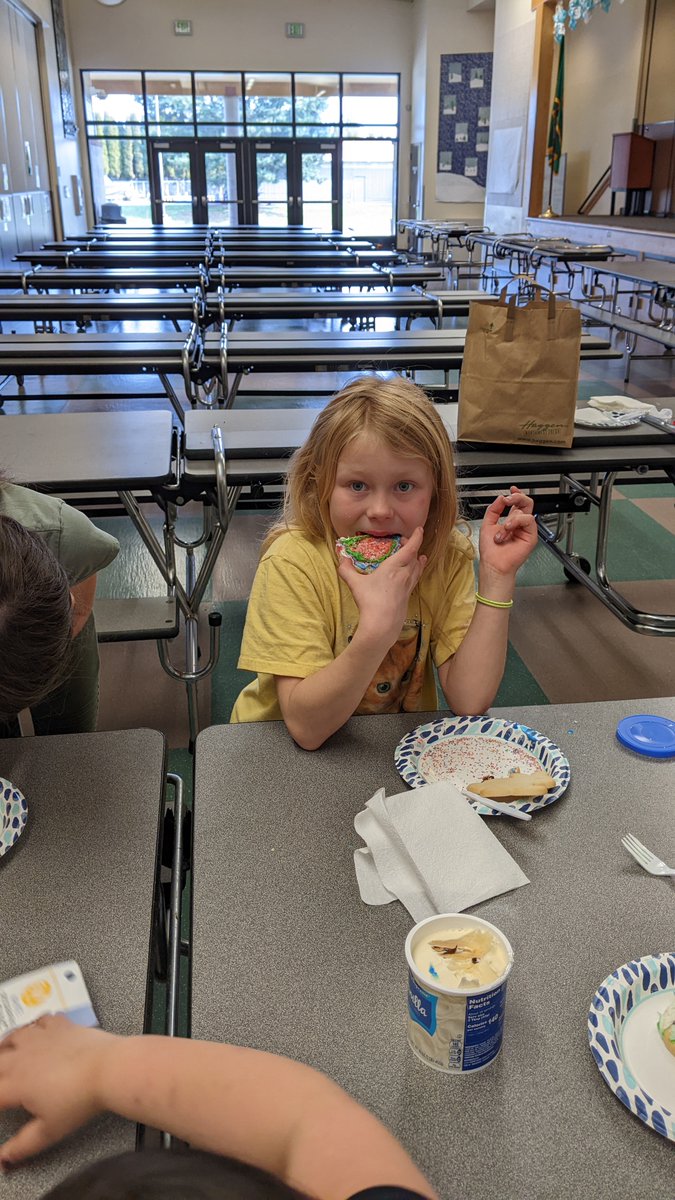 This Will Bake Your Day!🍪 Allen had a fun day celebrating spring blossoming all around and decided to decorate some cookies! Our Club Members had fun decorating the cookies with all sorts of colors and great designs! #baking #GreatFuturesStartHere #cookies