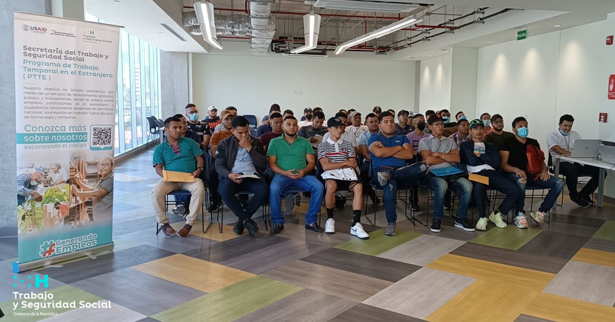 Trabajo_hn's tweet photo. ÂĄBuen Viaje! Un nuevo grupo de compatriotas irÃĄ a laborar legalmente a Estados Unidos. Recibieron sus pasaportes con los sellos respectivos en SETRASS. Coordina el Programa de Trabajo Temporal en el Extranjero.
@XiomaraCastroZ @SarahiCCerna @PMDuron @USAIDHonduras
#PTTE #SETRASS https://t.co/VtHdHDa8Ew