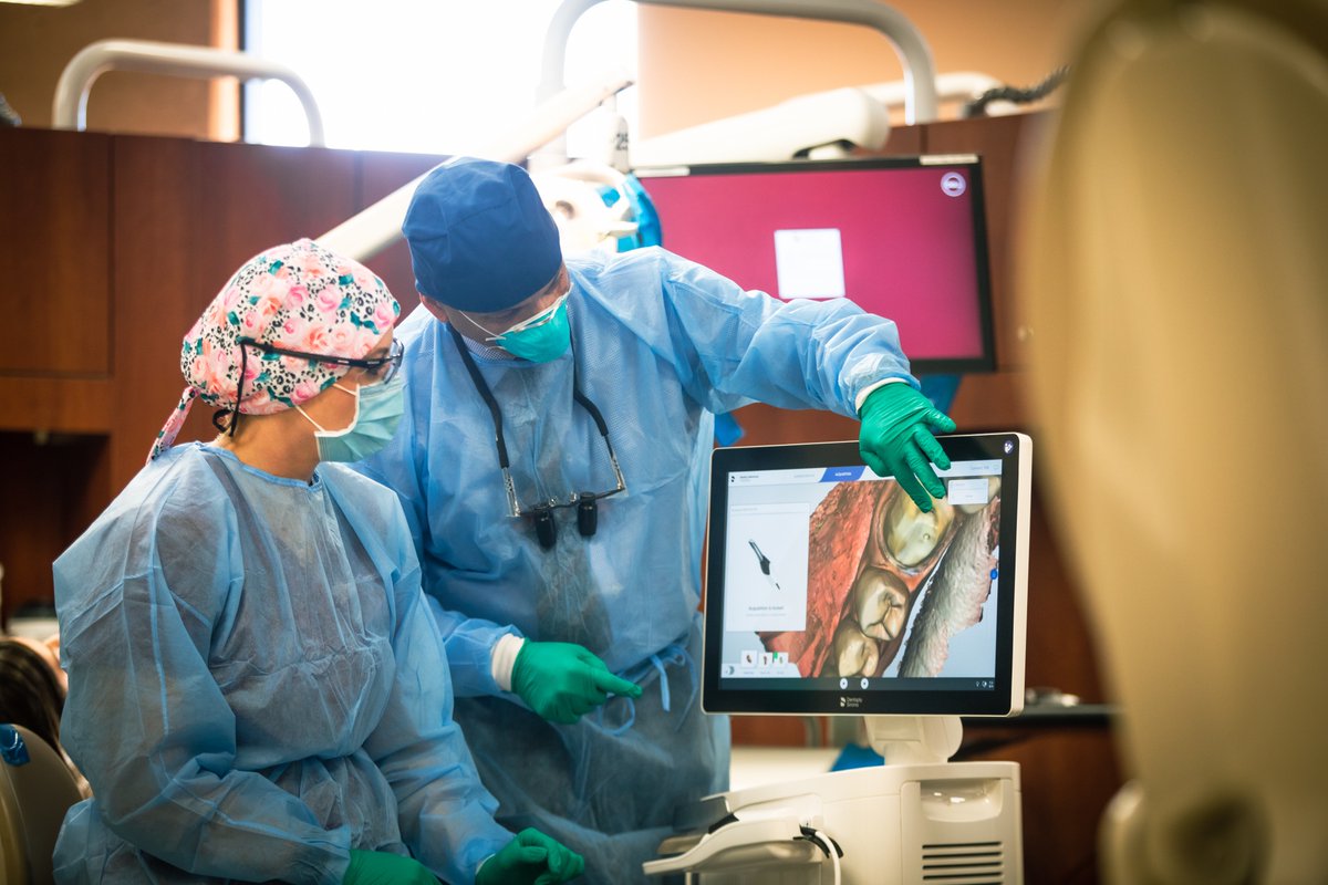 OUDentistry's tweet photo. Today is #OUGivingDay! Consider making a gift in support of the University of Oklahoma College of Dentistry today. Give now ➡️ https://t.co/Hocux7SuCk https://t.co/sMYgZVkEUs
