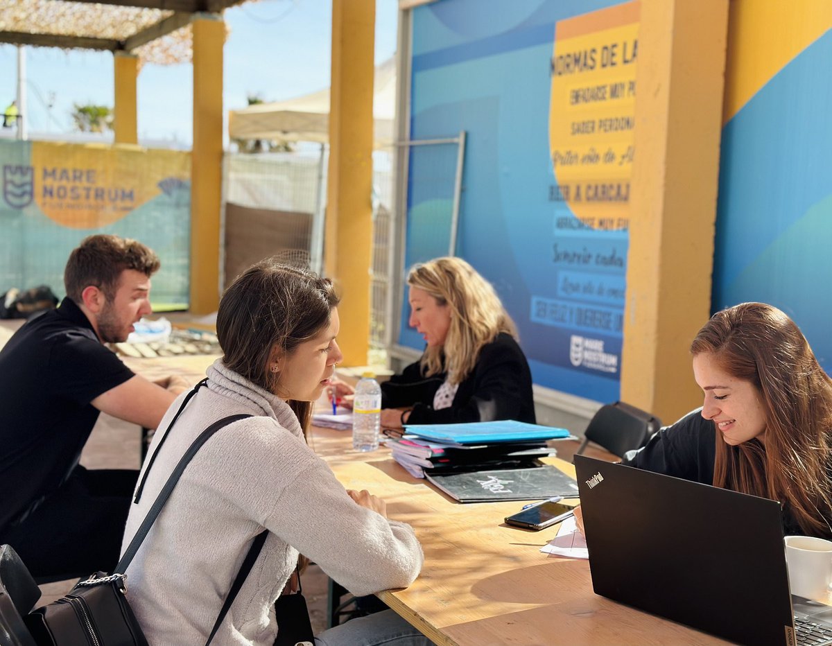 fuengirola's tweet photo. Marenostrum #Fuengirola inicia el proceso selectivo de personal para la incorporación de cien trabajadores para la edición de 2023.

https://t.co/Hj3EDJYK23 https://t.co/clSJBU3eN7
