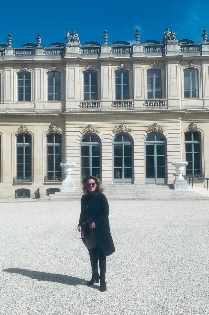 E2G_fr's tweet photo. Réunion à la présidence de l'@AssembleeNat
en plein examen de la PPL #bienvieillir, sur le dispositif de la #cohabitationintergenerationnelle.  
Evènement à venir à la rentrée 2023....
Merci à @YaelBRAUNPIVET 
#seniors #jeunes #cohesion #solidarite https://t.co/YDICdguFTJ