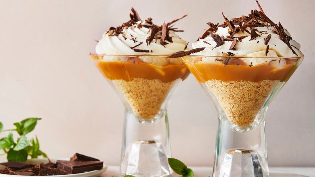 PartiesToGoUK's tweet image. Friday treats #banoffeepie
What's your go to Friday fix? We'd love to hear.

#partiestogo #londoncater #londoncaterer #cateringmenu #dessertideas #privatedining