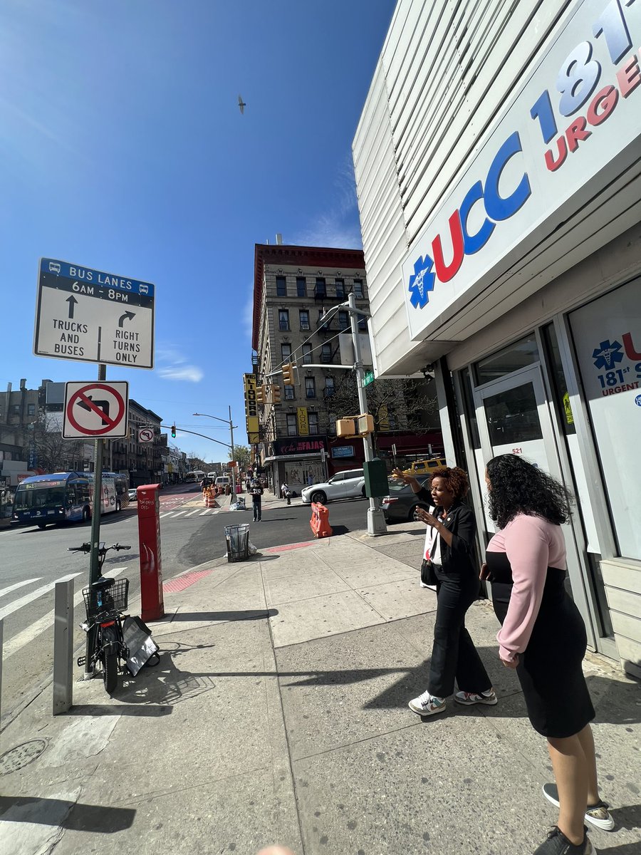 CMBrooksPowers's tweet photo. Took our #TransportationAndInfrastructure tour to the Heights & spent time with @CnDelarosa. It was great hearing the solutions she has in mind to ensure safer streets for her constituents. It was also great to run into @MannyDeLosSanto who joined us for a part of the tour. https://t.co/jhwaMXD9tw