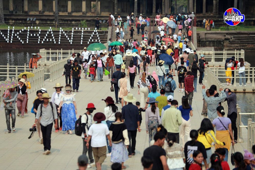 National and international tourists visit #Angkor Archaeological Park in #SiemReap provincial city on April 13, a day before the traditional #KhmerNewYear