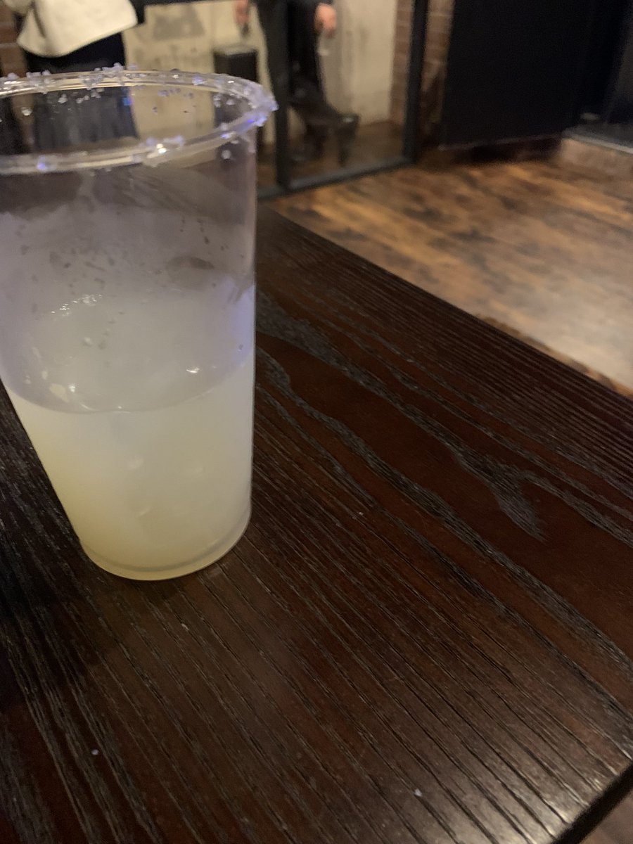 toh_fuh's tweet photo. ライブ後の酒が美味すぎるだろ #the_engy #engy #えんぎー #最高かよ
#Yooks #Yokohama_buzzfront https://t.co/HZIOdAKFXS