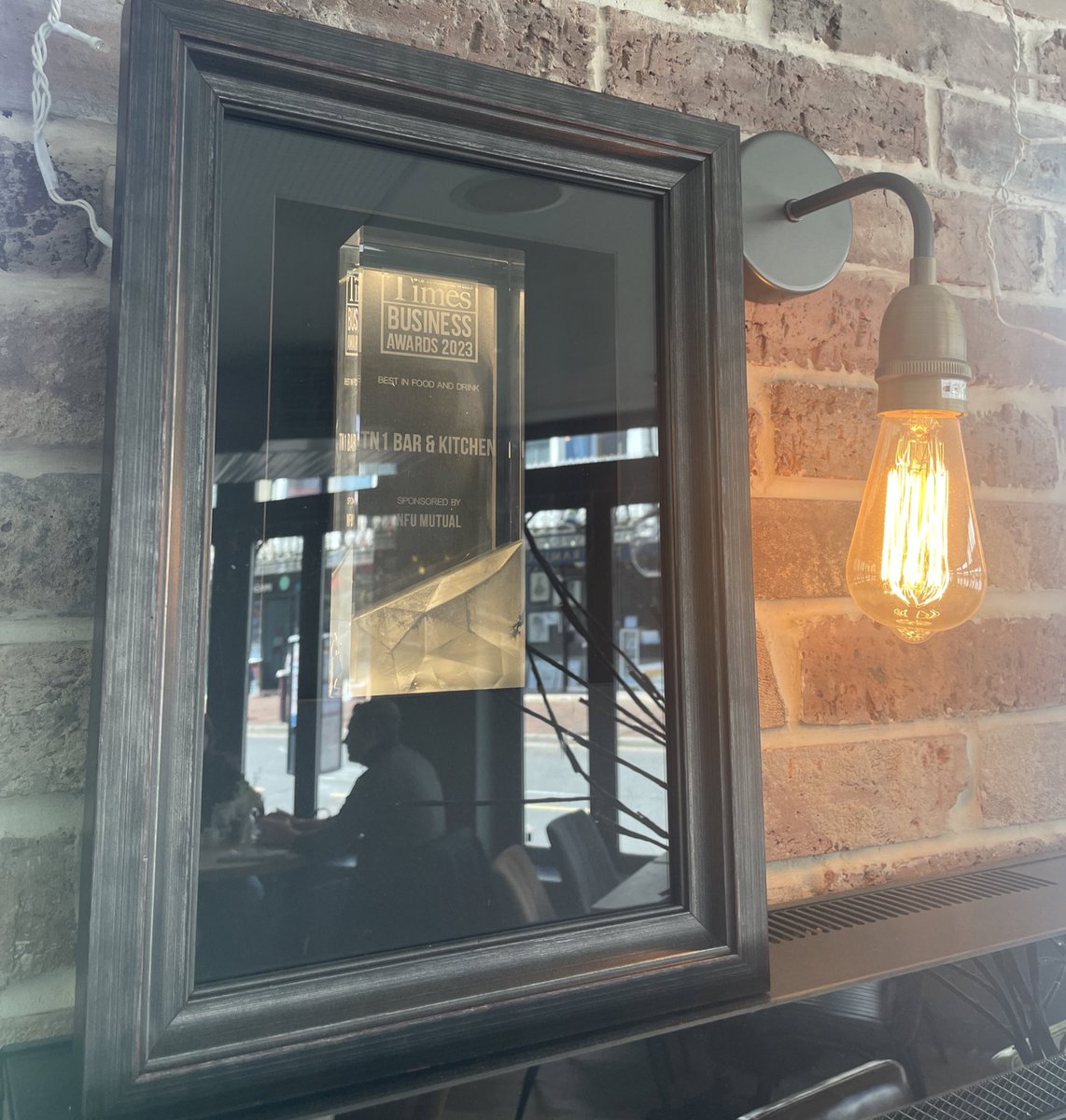 TN1BarKitchen's tweet photo. #throwbackthursday to this time two weeks ago when we became the very proud owners of this amazing award!

Best in Food and Drink at the Times of Tunbridge Wells Business Awards, come and check us out!

#timesoftunbridgewells @timeslocalnews #bestinfoodanddrink #supportlocal https://t.co/bK2cZvkeCy