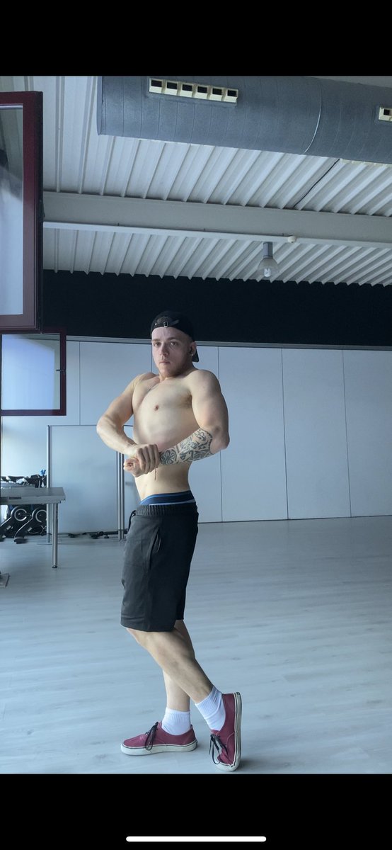 jancober3's tweet photo. 50kg más tarde …. 😎
Y tú? Eres alanbriter ? https://t.co/Id5jghL420