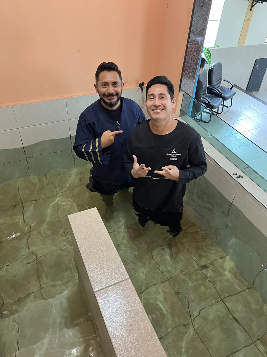 wallacermachado's tweet photo. Vidas sendo transformadas pelo poder do Espírito Santo de Deus.
É maravilhoso ver pessoas se entregando a Jesus.
#DistritoCompensa3
#AmeAVoltaDoSenhor https://t.co/IrIpeazFmo