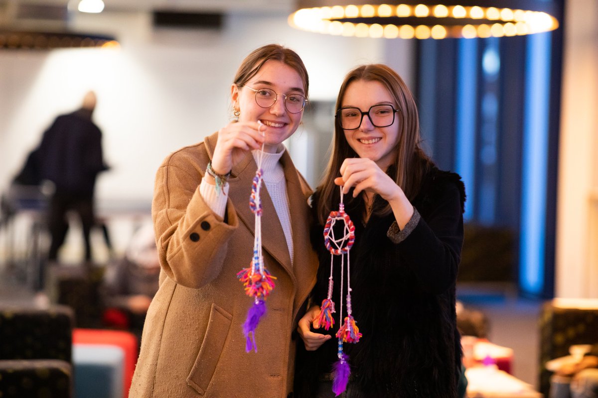 covuniaccomm's tweet photo. The dream catcher is an enduring symbol, which is meant to protect sleepers from bad dreams by “catching” them, while letting good dreams pass through 😍Our residents recently had a go at making their own! #reslifebestlife #coventryuniversity #futurelets #Students https://t.co/uWNho8KTii