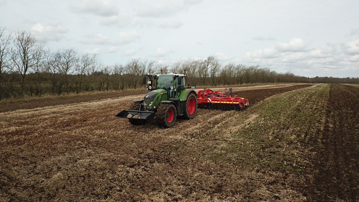 Carrier XL 625 in Denmark 🇩🇰 
#WhereFarmingStarts