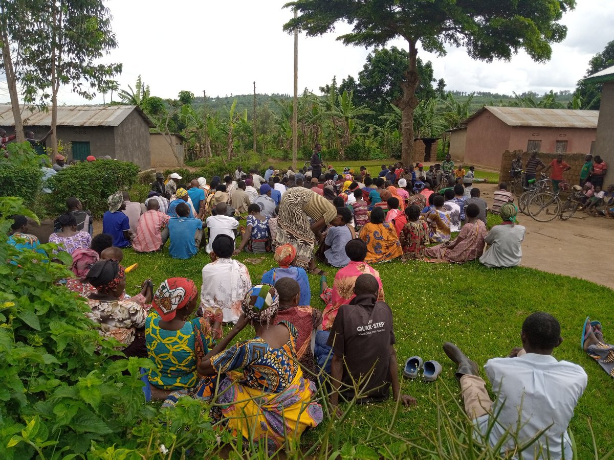 KabezaCell's tweet photo. None kuwa 13/04/2023 mu Akagari ka Kabeza #KabaroreSector murwego rwo kwifatanya n'imiryango yarokotse Jenocide yakorewe abatutsi 1994 twakoze ibikorwa birimo kababagarira Imyaka abayirokotse
@SectorKabarore
#TwibukeTwiyubaka
@RwandaLocalGov
@Unity_MemoryRw
@GatsiboDistrict https://t.co/spdPFZSWLt