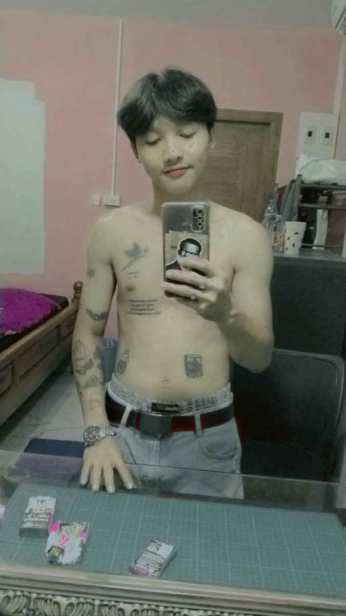 Pass_567's tweet photo. คนอื่น: เที่ยว..เล่นสงกรานต์    💦
กู: ทำงาน 🥺
#อยากมีเพื่อนนั่งกินเบีร์ยด้วย
#จันทบุรี #ท่าใหม่ #เด็กตราด https://t.co/sfaTDOXYdl