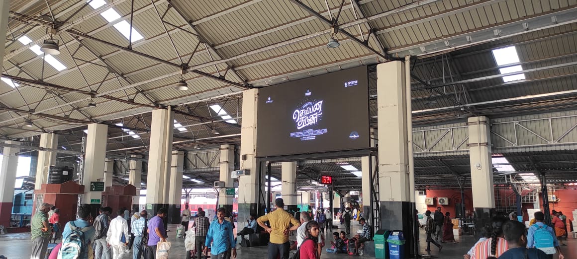 Hamsinient's tweet photo. #SoppanaSundari outdoor promotional campaign at Central Railway station 💃💃 

From tomorrow in theaters Worldwide 👸 #SoppanaSundariFrom14April 

Book your tickets now 🎟️ https://t.co/bU25nRE6bs 

@aishu_dil @LakshmiPriyaaC @SGCharles2 @dancersatz @Composer_Vishal @Ajmal__Tahseen #HamsiniEntertainment @HueboxStudios @ahimsafilms @proyuvraaj @disneyplusHSTam @thinkmusicindia