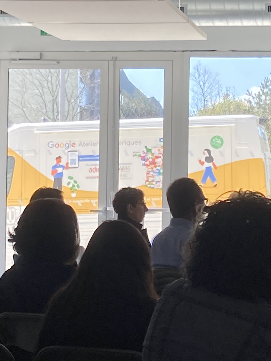 CorineGuignard's tweet photo. Dernière étape au #WIP @VilleDePornic du #googleateliersnumeriques Tour des agences littorales de @poleemploi_PDL ! Belle collaboration #avecPoleEmploi #onestlapourvous https://t.co/eKioUJl56A