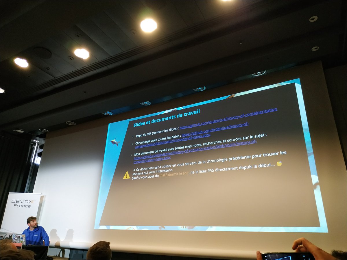 frafac's tweet photo. 40 ans d'évolution de la conteneurisation » par @thomasschwender #DevoxxFR #Devoxxfr2023 https://t.co/MvFQVA85i5