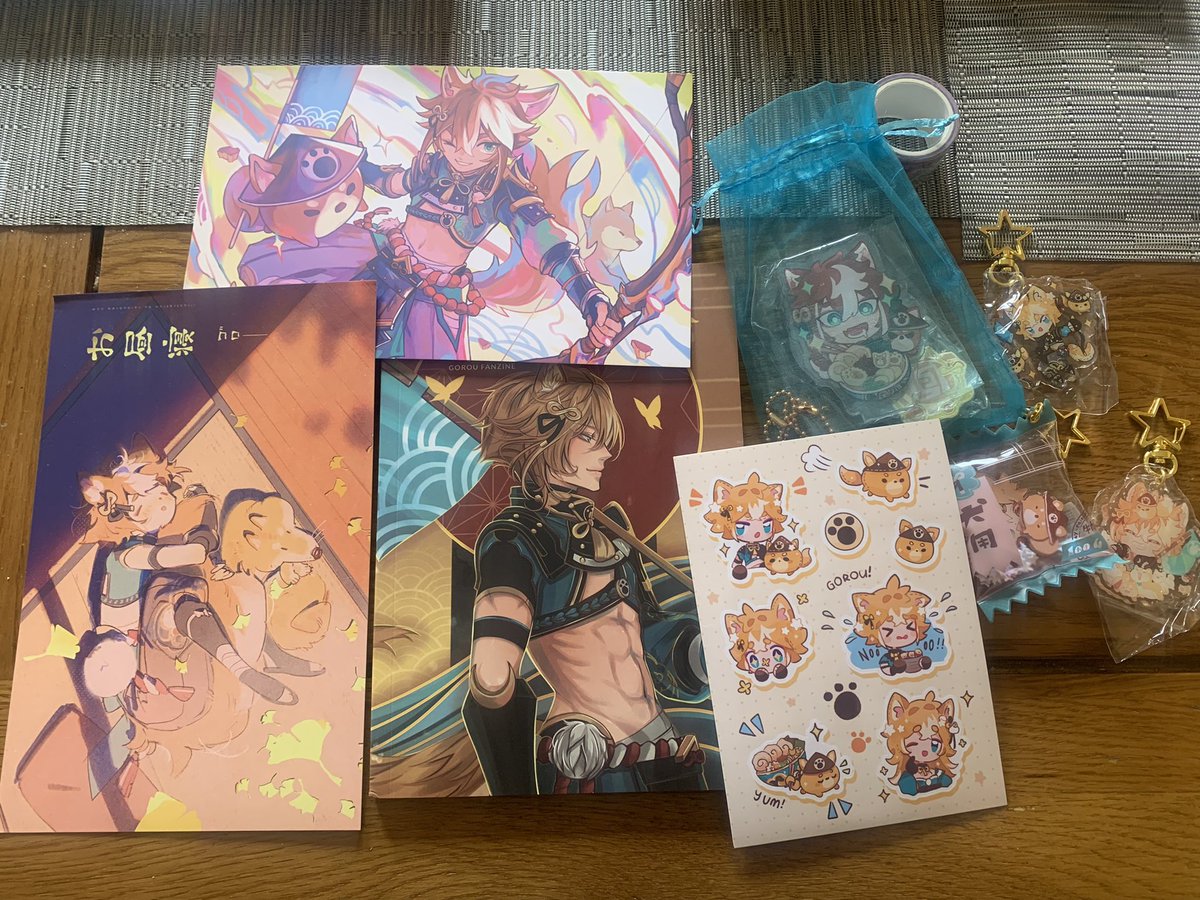 My order from @GorouZine came in ;w;
Love it so much and everything arrived safely 💜