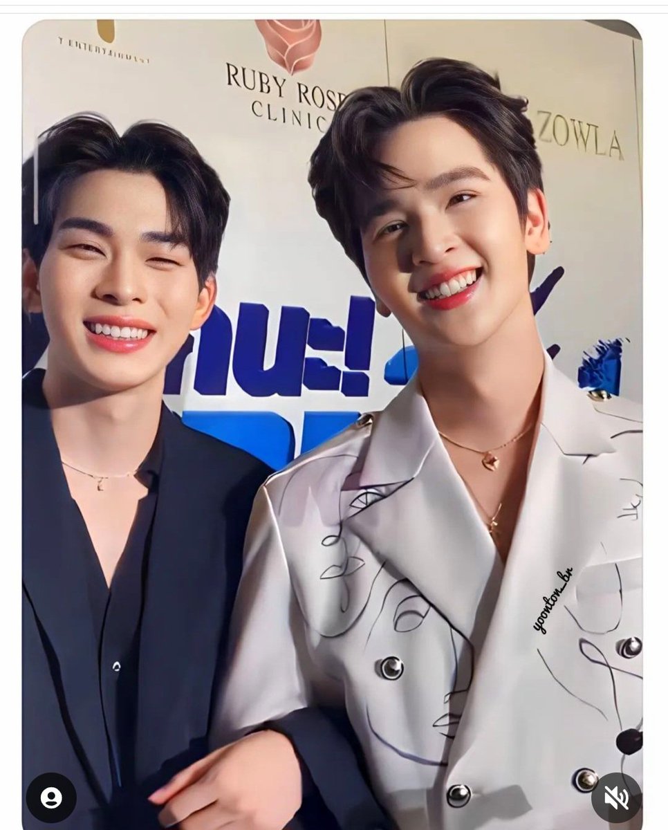 LiSeuxh's tweet photo. จับมือกันอยู่ด้วยกันไปนานๆนะเด็กๆ
#SongKranDayXยุ่นต้น https://t.co/lwnUhWAev3