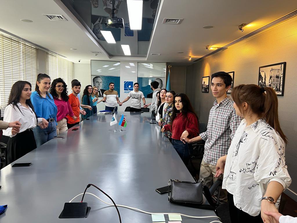 asapesofficial's tweet photo. Tələbələrə inklüziv təhsillə bağlı seminar keçirilib

#ASAPES #İdmanAkademiyası #ASAPESABAH #Students #Tələbələr https://t.co/p0mvleIFZm
