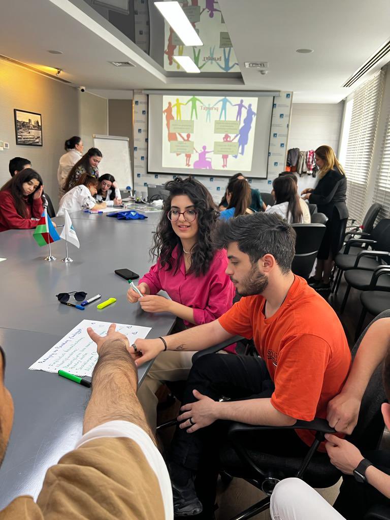 asapesofficial's tweet photo. Tələbələrə inklüziv təhsillə bağlı seminar keçirilib

#ASAPES #İdmanAkademiyası #ASAPESABAH #Students #Tələbələr https://t.co/p0mvleIFZm