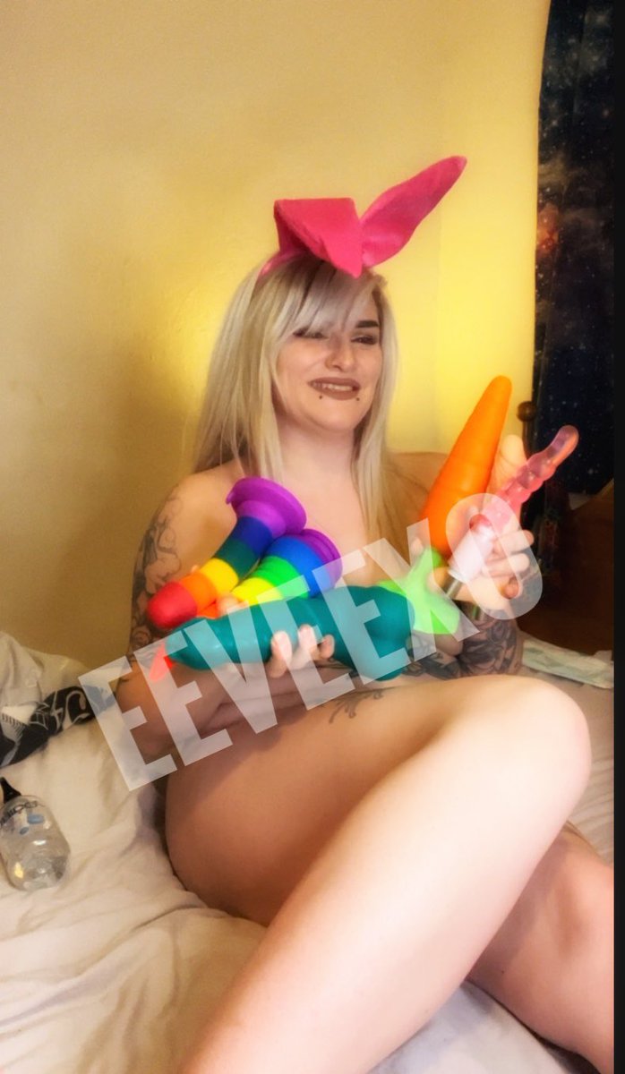 eeveexo1's tweet photo. So you haven’t seen me live? You’re missing out 😈🔗⬇️ https://t.co/qg4HzwH5cO