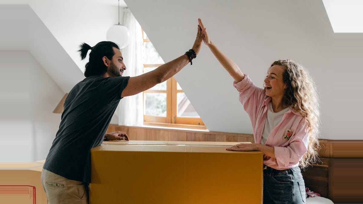 edward_71a's tweet photo. The rental market's shortage of homes is causing great frustration for those seeking places to let. As a potential renter, being aware of your rights is crucial. To help, @financecouk has created a comprehensive guide to renting a property in the UK: https://t.co/XsOHWAJH2n https://t.co/gdS40n1nfT