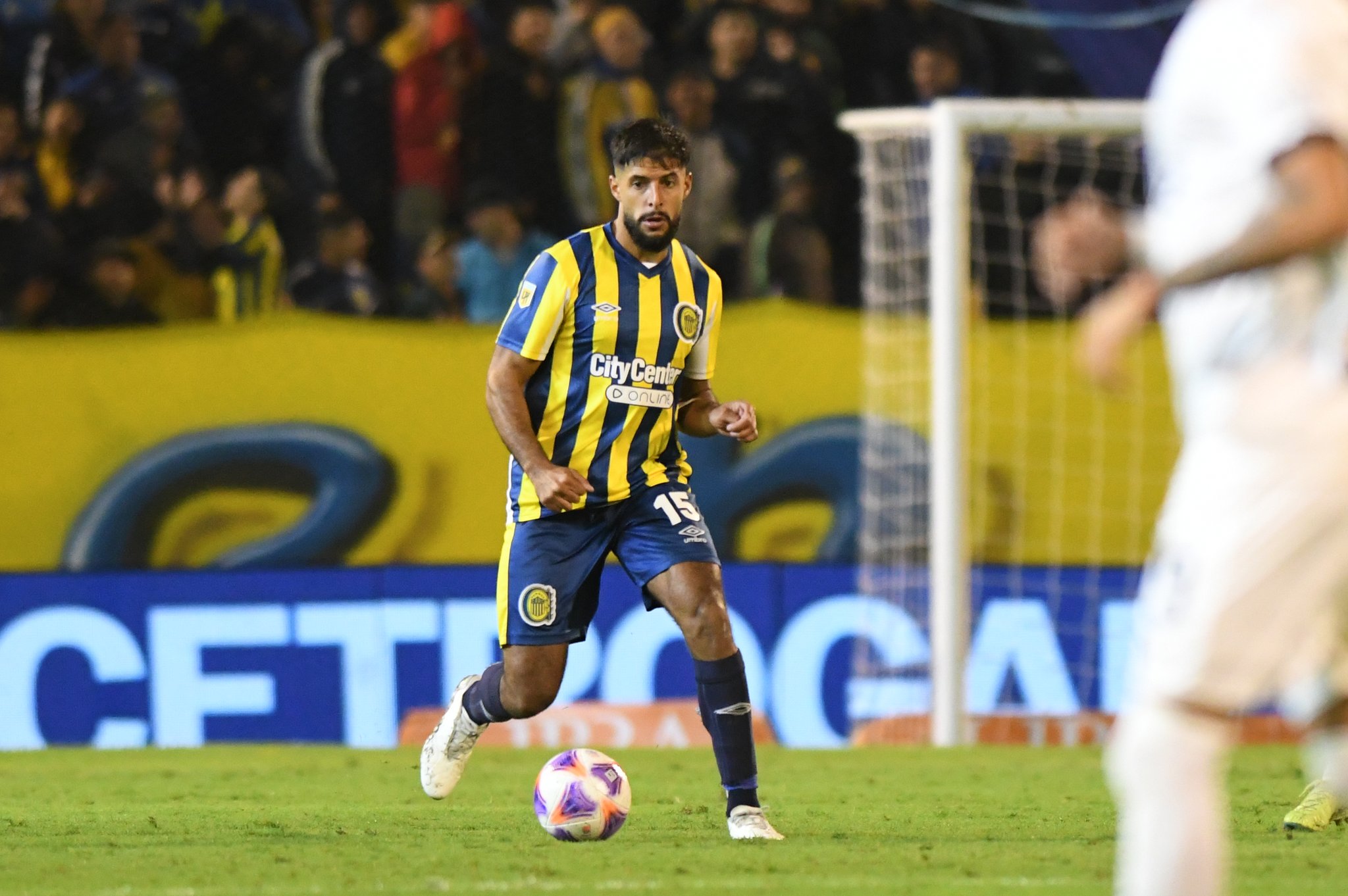 Rosario Central on X: "? PARTE MÉDICO Facundo Mallo sufrió un traumatismo  en la rodilla derecha que le provocó una herida cortante. La lesión obligó  a realizarle una sutura de la misma