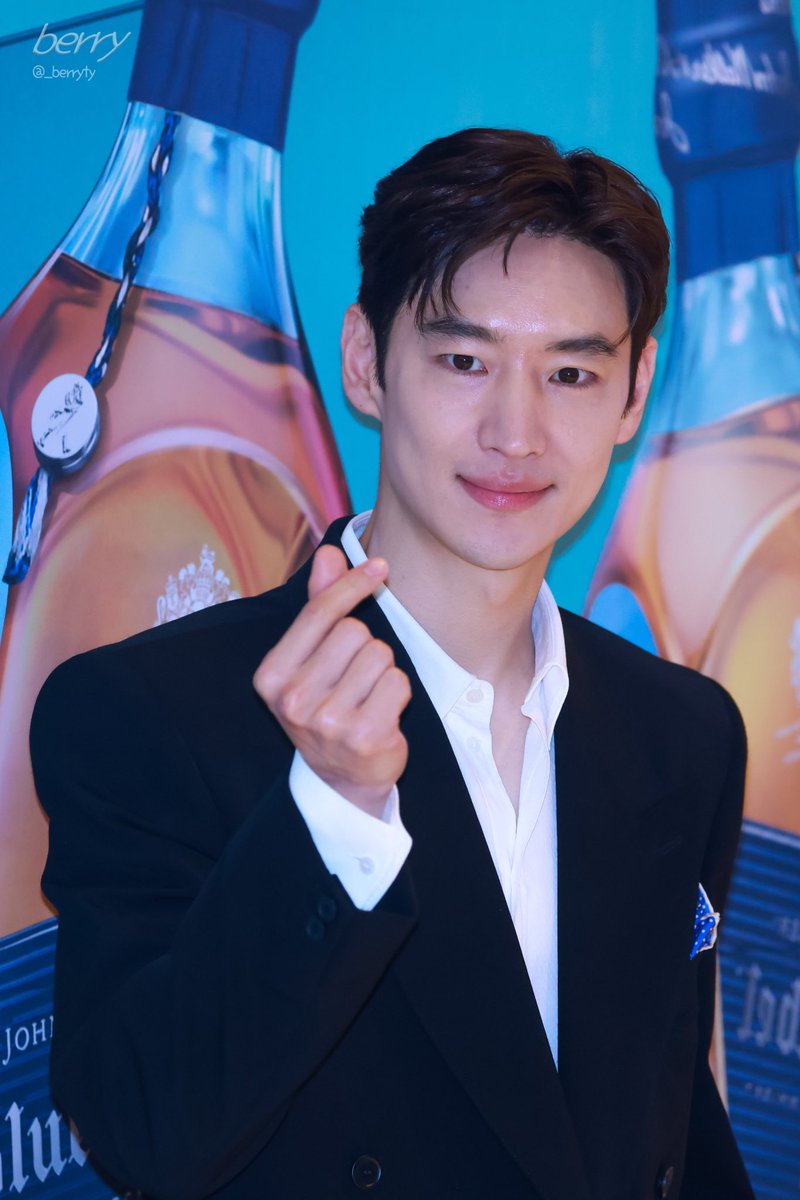 𝘑𝘰𝘩𝘯𝘯𝘪𝘦 𝘸𝘢𝘭𝘬𝘦𝘳 팝업 스토어
‘엔터 서울 2220‘
𝘓𝘌𝘌 𝘑𝘌 𝘏𝘖𝘖𝘕

사랑해액.ᐟ.ᐟ.ᐟ ❥･•

#이제훈 #leejehoon