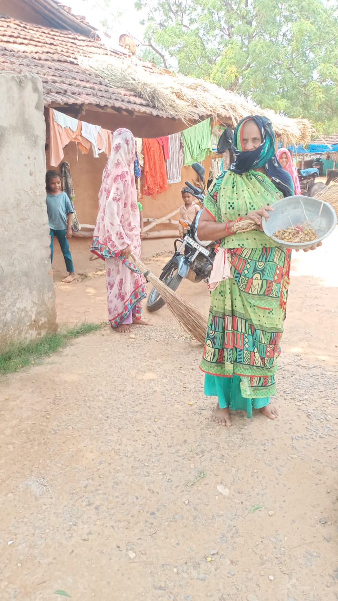 TdoMeghraj's tweet photo. "Clean Village" Campaign Of SBM(G)-Gujarat , The Below Images Reflect A Part Of The Daily Progress In The Our District Of Gujarat. This Work Done In The #Valuna Village Of #Meghraj Block In The #Aravalli District #SwachhBharat,#ODFPLUS,#CLEANVILLAGE,#crdgujarat1 https://t.co/3uxLte6jWe
