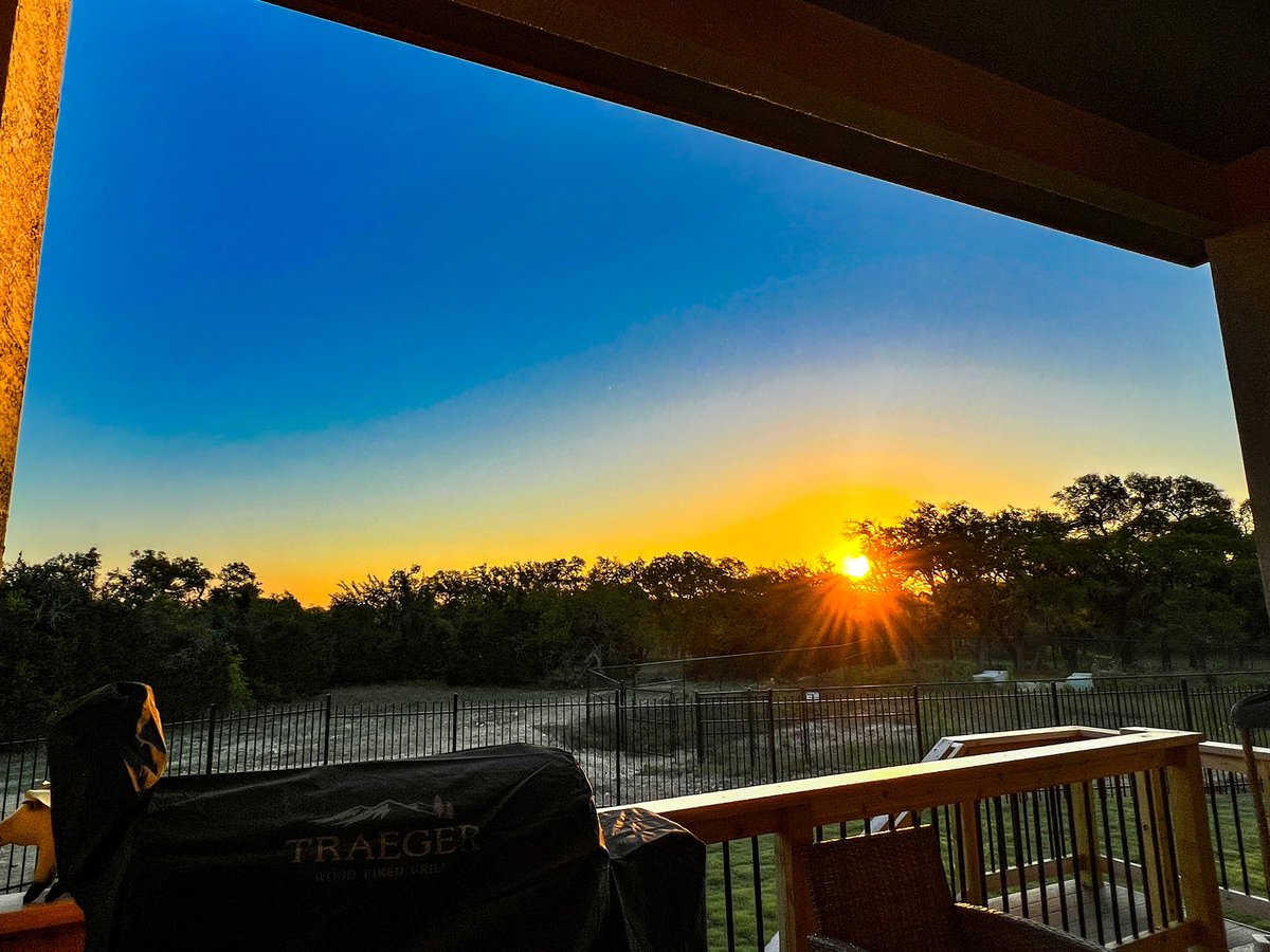 rowdyrealtor210's tweet photo. Beautiful hill country morning!
#hillcountry #texas #utsa #realtor #grellrealtygroup https://t.co/jpND0mWDJG