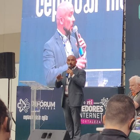 "O mercado #BR de #gaming movimenta mais de 12b R$ por ano, e a baixa latência que a EllaLink fornece no #Brazil está a atrair empresas e jogadores para competir a partir de #Fortaleza com jogadores em qualquer continente". <a href="/RafaLozanoTelco/">Rafa Lozano</a> 

#IXFORUM2023