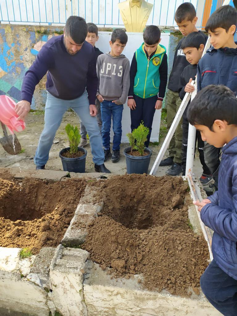 SehitFasih's tweet photo. Okulumuzda orman haftası kapsamında fidan dikimi yapıldı. https://t.co/6QvqOXDURz