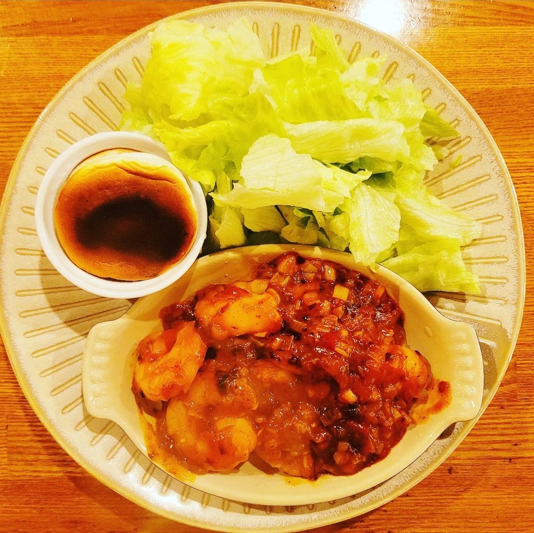 Cafe_PORAN's tweet photo. 本日のワンプレートはエビチリ!
付け合せはチーズ入りはんぺん!
#PORAN.
#東京 #世田谷 #羽根木
#代田橋 #下北沢 #明大前 #笹塚
#喫茶店 #珈琲 #Cafe #BAR #coffee #cake https://t.co/ffZfxo3h4N