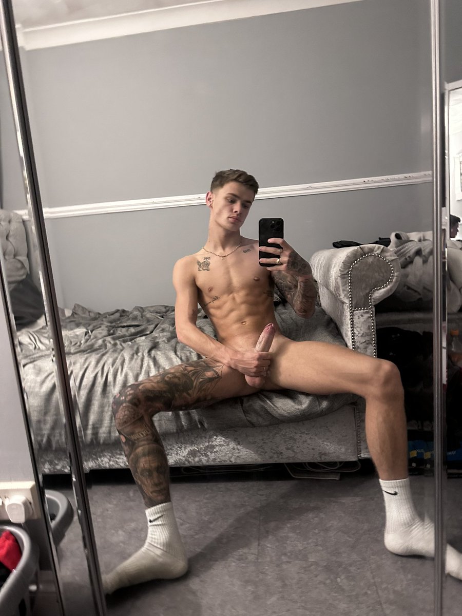 tattooedtwink69's tweet photo. 