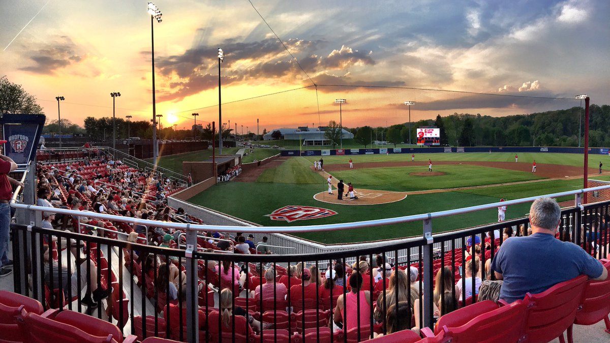 First off, I would like to say thank you to my friends, family, and coaches who have helped me get to where I am today, I truly appreciate it! With that being said, I am very honored and excited to announce that I have committed to Radford University! 

#Rway | #RiseAndDefend🛡️