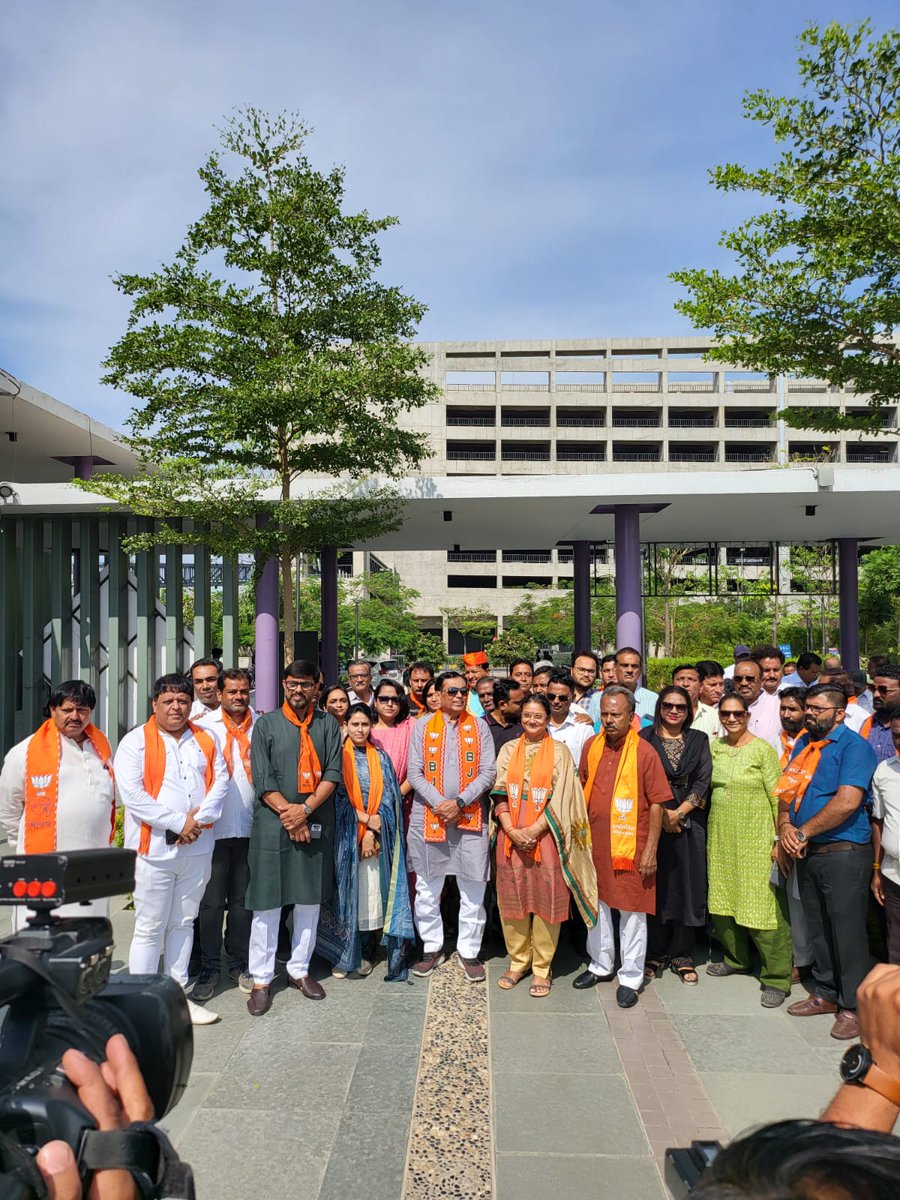 aeshashah85's tweet photo. #अटलब्रिज_अहमदाबाद
#सांसद_किरीटसोलंकी
#ActiveMP #ActiveMPSriKiritbhaiSolanki
@BJP4India
@BJP4Gujarat https://t.co/JOvhOoEjl4