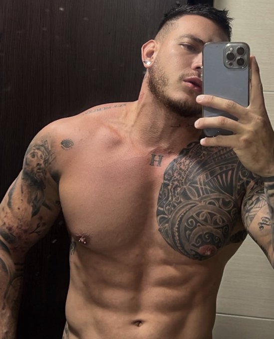 FtmFF8HWYAA2dZk?format=jpg&name=small