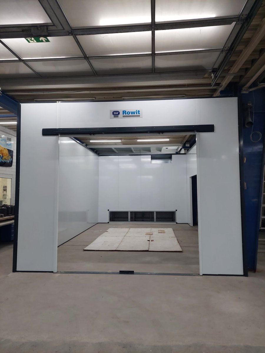 Rowitkampen's tweet photo. kW 14 begann bei der Firma #lingk  in #recklinghausen
Hier bauen wir eine PKW-Spritzkabine mit #Quertransport https://t.co/qJopAFGKP3 #rowit #Sptritzkabine #Spraybooth #lackieranlagen #Lackiererei #Kampen https://t.co/s0NVDjQj3p