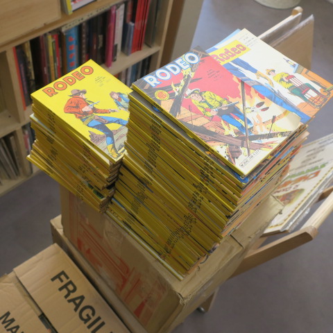AAAPOUM's tweet photo. D: Pas mal de Rodéo, années fin 70 et 80, dans les numéros 300-400. Avec ce bon vieux Tex Willer, frère de sang de Cochise et défenseur de la veuve et l'orphelin. #western #petitsformats #Lug https://t.co/D0t4IzgFoD
