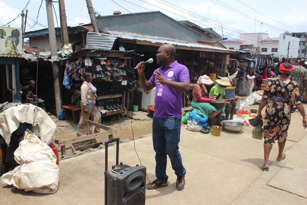 Childlifeline1's tweet photo. CLL team carried out a sensitization awareness campaign to market women in Oshodi about safety and rights of Street Children as part of programmes to celebrate The International Day of Street Children
#IDSC
#Safestreets
#ChildLifeLine
Third Mainland Bridge Zlatan Seun Sowore https://t.co/PD9sI0Gadk