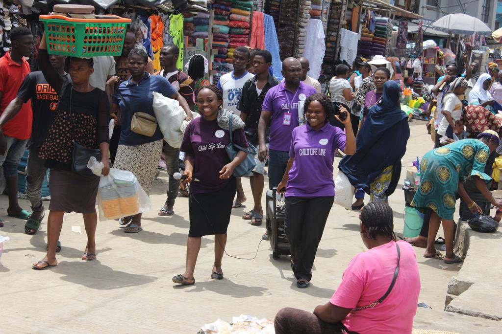 Childlifeline1's tweet photo. CLL team carried out a sensitization awareness campaign to market women in Oshodi about safety and rights of Street Children as part of programmes to celebrate The International Day of Street Children
#IDSC
#Safestreets
#ChildLifeLine
Third Mainland Bridge Zlatan Seun Sowore https://t.co/PD9sI0Gadk