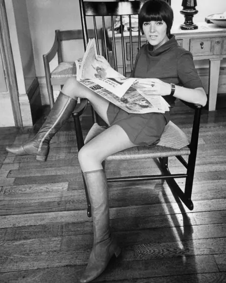 AnnaCafolla's tweet photo. Lovers of little skirts and mad tights mourn Mary Quant today </3 https://t.co/MRbsTedNIW