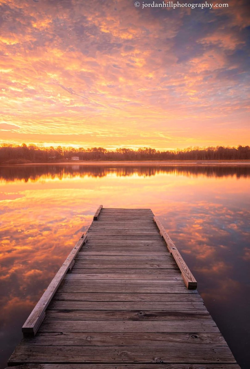 JordanHillPhoto's tweet photo. Morning At The Lake
https://t.co/loZafbbAed

#lake #lakelife #nature #outdoorphotography #mississippi #photooftheday #photography #picoftheday #sunrise #goodmorning #photo #photograph #thegreatoutdoors #country #art  #artprint #BuyIntoArt #AYearForArt #southernliving #lakehouse https://t.co/sRd9tV3p3Z