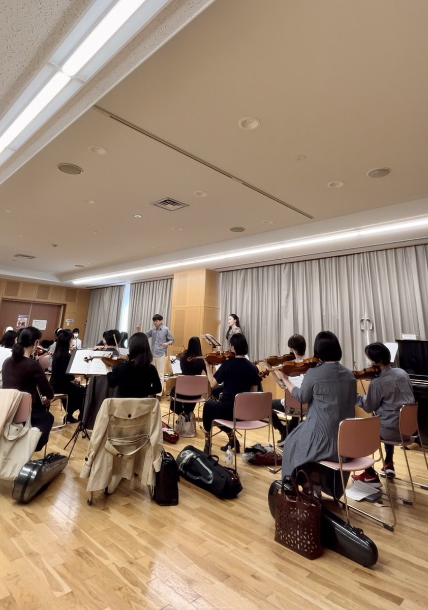 kilaracantabile's tweet photo. アンサンブルフリーJAPANさんとの前日リハーサルが終わりました🎻♫

薮田さん、高木さんの作品はそれぞれに全く違った素敵さが♩
そしてオーケストラの皆さまの美しい音色と歌心…
その全てに恋をしました🥰

関係者の皆さま、そしてお客さま、明日はどうぞよろしくお願いいたします🤍 https://t.co/Y0hHmO6I30