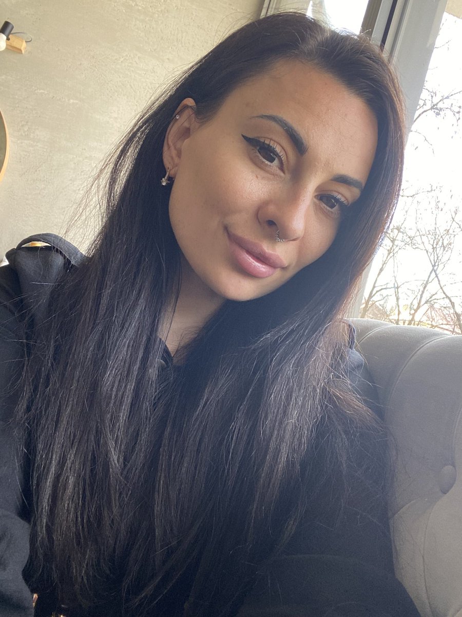 zabtati's tweet photo. Я кайфую від сонячної погоди ☺️ але це теж є знаком що Польща з своїм кліматом мені не підходить 🥺 https://t.co/texLJwqjUj
