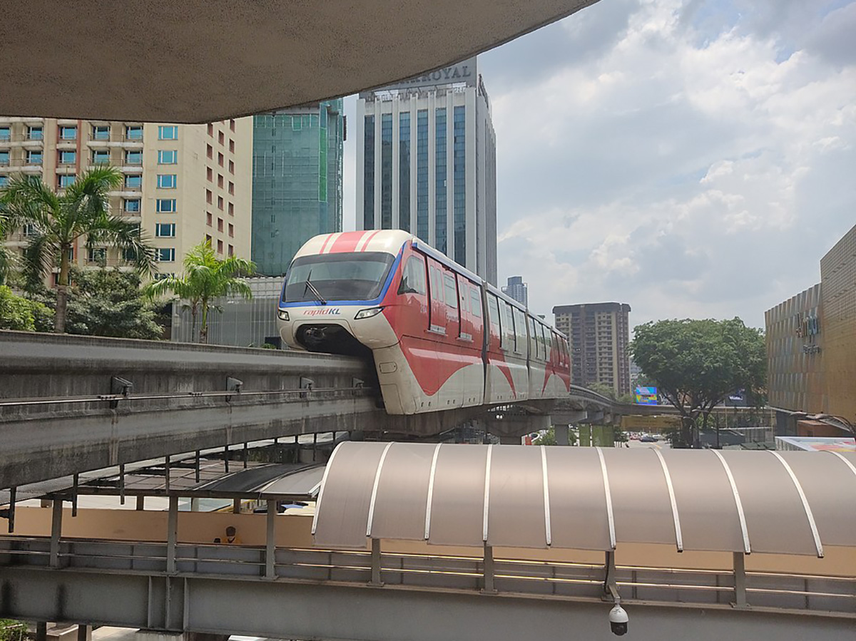 LowyatNET's tweet photo. Selected #LRT, #MRT And #Monorail Stations To See Extended #OperatingHours On 15 April
https://t.co/tKtvYux9A9 https://t.co/9cnyqtBj9D
