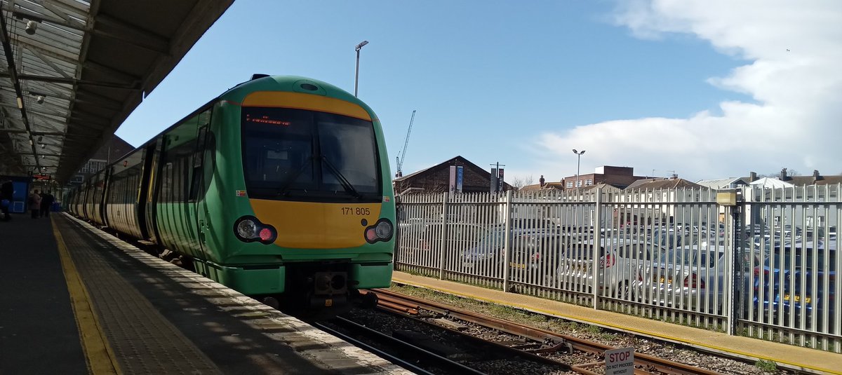 NotYOLOSmh's tweet image. My first ride on a Class 171

Taking 171805 to Ashford International 

#Class171
